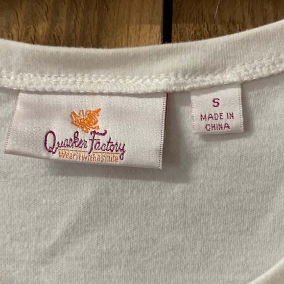Woman’s White Top By Quacker Factory Size Small With Heart Design - Picture 2 of 4